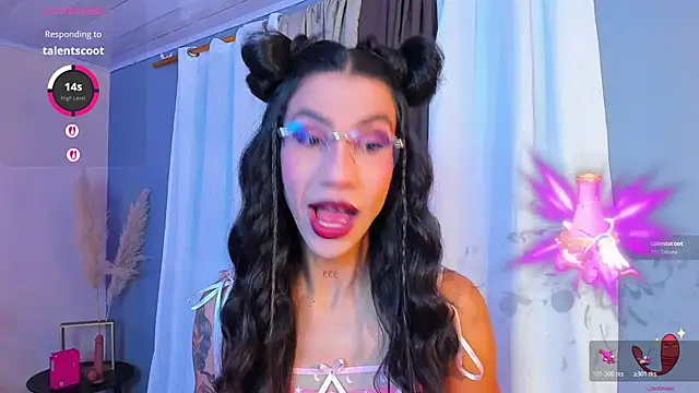Snapshot of sofiaa_grey_ chatting on 10.25.25 sofiaa grey online show from 10.25.25