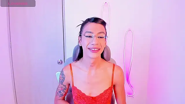 Snapshot of sofiaa_grey_ chatting on 12.20.25 sofiaa grey online show from 12.20.25