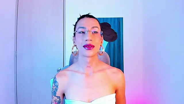 Snapshot of sofiaa_grey_ chatting on 04.06.26 sofiaa grey online show from 04.06.26