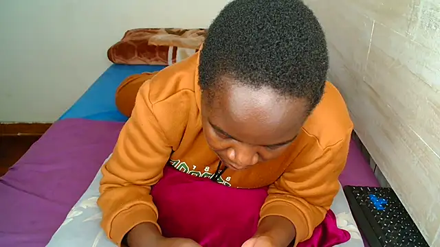 KINKYBLACKDOLL online show from 10.31.25