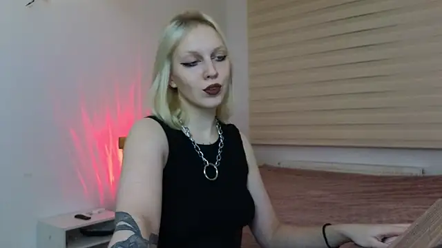 Martha Hoffman online show from 02.02.25