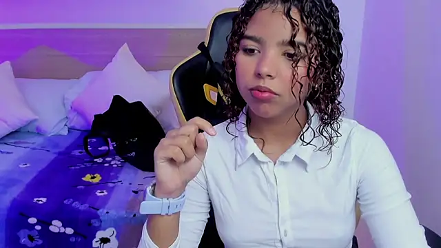 Snapshot of aurora_rodriguez chatting on 01.04.25 aurora rodriguez online show from 01.04.25