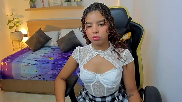 Snapshot of aurora_rodriguez chatting on 02.07.25 aurora rodriguez online show from 02.07.25