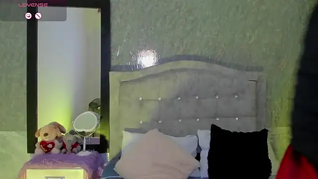 Snapshot of aurora_rodriguez chatting on 03.23.25 aurora rodriguez online show from 03.23.25
