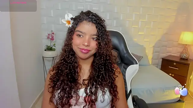 Snapshot of aurora_rodriguez chatting on 10.25.25 aurora rodriguez online show from 10.25.25