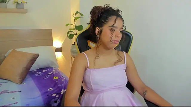 Snapshot of aurora_rodriguez chatting on 10.29.25 aurora rodriguez online show from 10.29.25