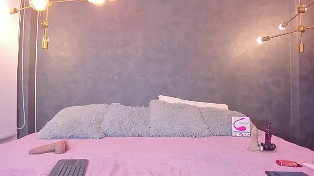 leigh-angels online show from 11.14.25