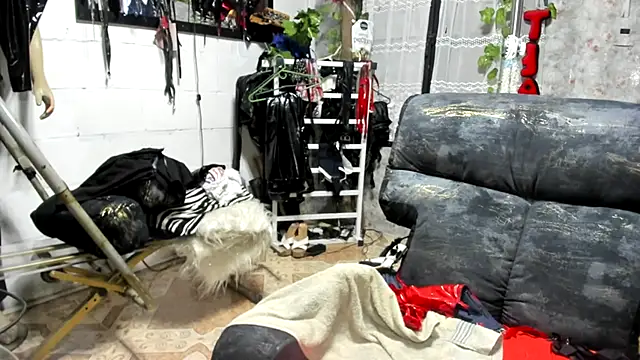 Snapshot of Erlinda-engel chatting on 09.23.25 Erlinda-engel online show from 09.23.25