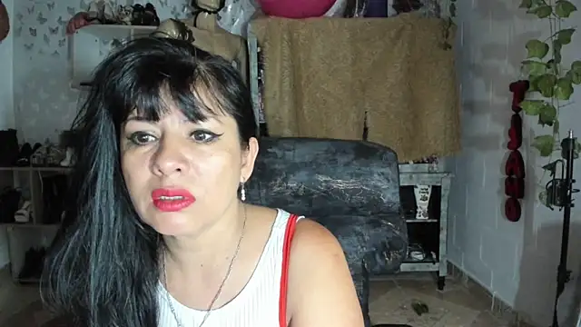 Snapshot of Erlinda-engel chatting on 10.17.25 Erlinda-engel online show from 10.17.25