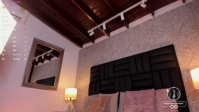 Snapshot of iara_martinez chatting on 09.27.25 iara martinez online show from 09.27.25