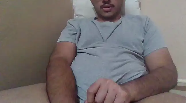 Snapshot of alesssterling chatting on 12.20.24 alesssterling online show from 12.20.24