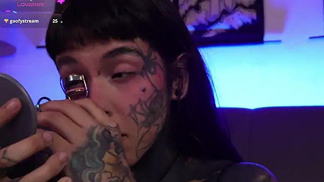 Snapshot of SylveonFox chatting on 10.13.25 SylveonFox online show from 10.13.25