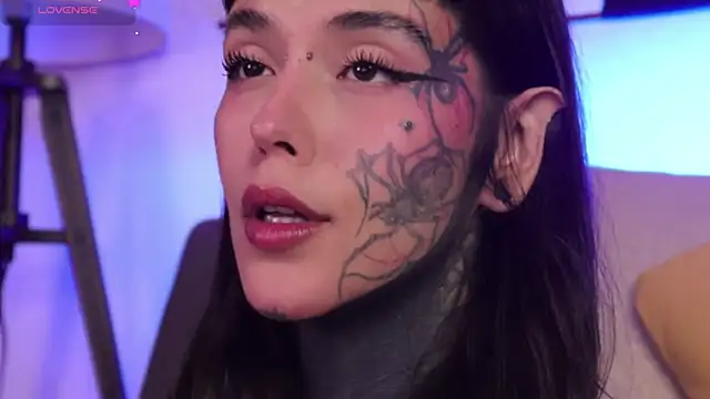 Snapshot of SylveonFox chatting on 10.15.25 SylveonFox online show from 10.15.25