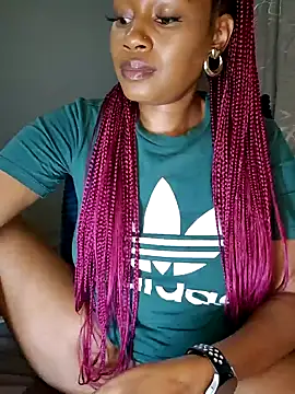 Snapshot of playgirlmc chatting on 12.19.24 playgirlmc online show from 12.19.24