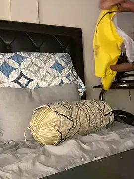 Snapshot of tom_thick chatting on 12.30.24 tom thick online show from 12.30.24