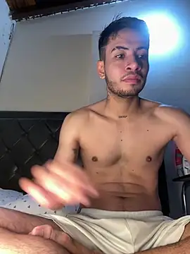 Snapshot of tom_thick chatting on 03.20.25 tom thick online show from 03.20.25