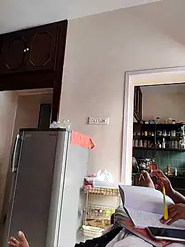 Snapshot of AUNTY1984 chatting on 10.09.25 AUNTY1984 online show from 10.09.25