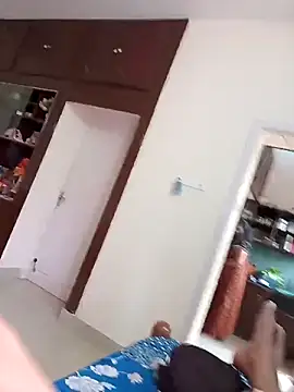 Snapshot of AUNTY1984 chatting on 04.15.26 AUNTY1984 online show from 04.15.26