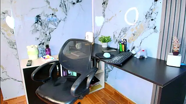 AlixLong online show from 04.18.26