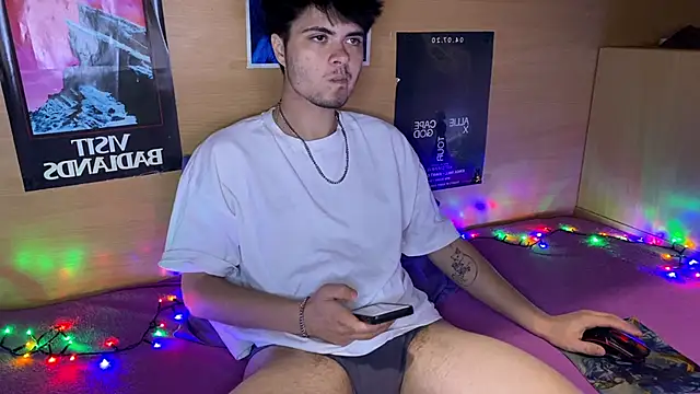 Snapshot of mystrauud chatting on 10.13.25 mystrauud online show from 10.13.25