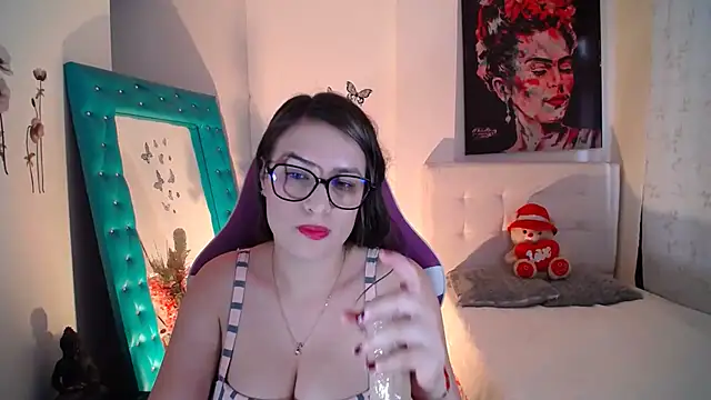 esmeraldaa230 online show from 09.26.25