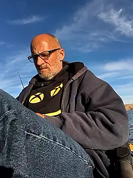 Snapshot of FloppyPickle4u chatting on 01.18.26 FloppyPickle4u online show from 01.18.26