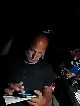 Snapshot of FloppyPickle4u chatting on 02.01.26 FloppyPickle4u online show from 02.01.26