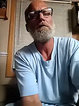 Snapshot of FloppyPickle4u chatting on 02.24.26 FloppyPickle4u online show from 02.24.26