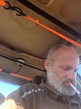 Snapshot of FloppyPickle4u chatting on 03.01.26 FloppyPickle4u online show from 03.01.26