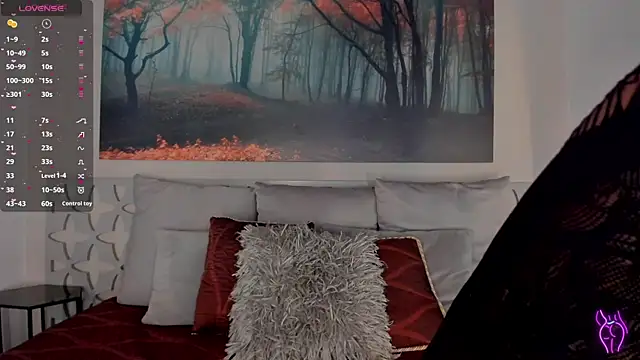 LunaRuso online show from 01.15.25