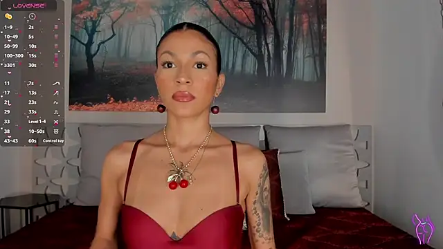 LunaRuso online show from 02.12.25