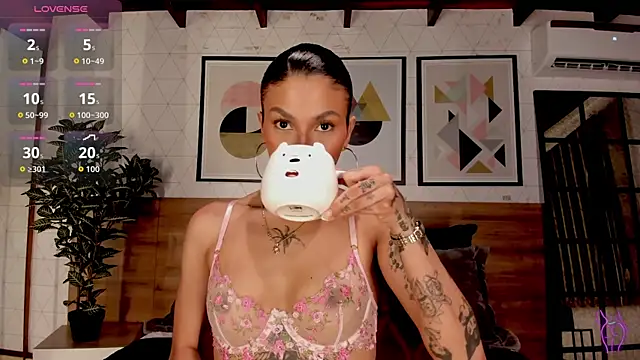 LunaRuso online show from 09.17.25