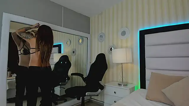 Snapshot of Valeriasaenzz_ chatting on 12.18.24 Valeriasaenzz online show from 12.18.24