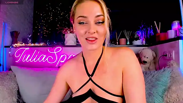  JuliaSpace  online show from 12.08.24