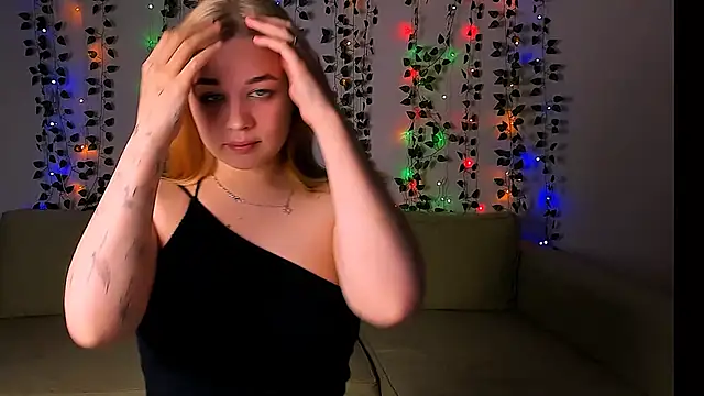 AlicePopsy online show from 02.04.25