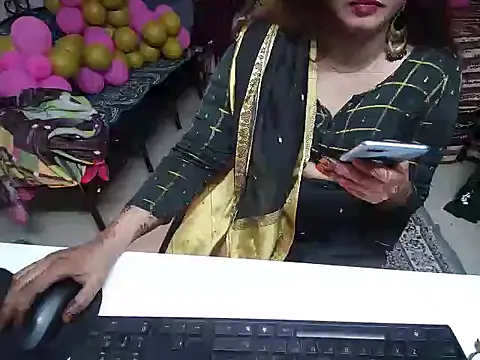 Arushisingh8888 online show from 12.17.24