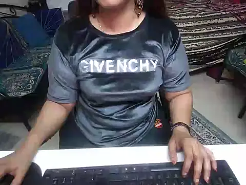 Arushisingh8888 online show from 02.05.25