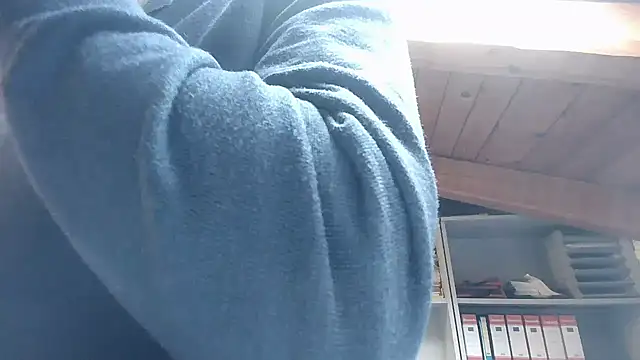 TWENTYONE0021 online show from 10.28.25