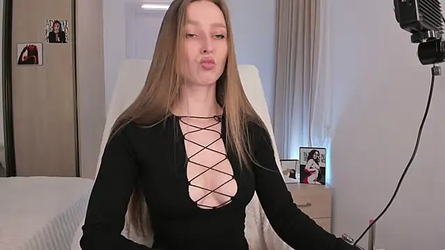 CharlotteWells online show from 12.20.25