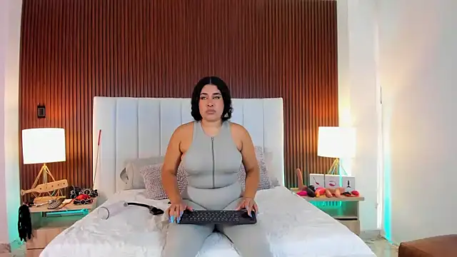 Snapshot of Liana_Asaff chatting on 01.25.25 Liana Asaff online show from 01.25.25