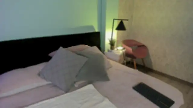 Snapshot of EvaaStevens chatting on 10.25.25 EvaaStevens online show from 10.25.25