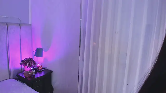 EvaaStevens online show from 11.26.25