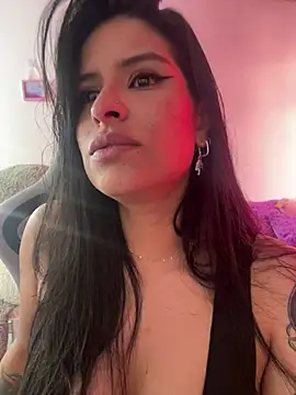 Snapshot of _elektrah chatting on 04.26.26 elektrah online show from 04.26.26