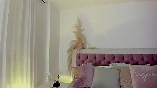 Emelyy Carter online show from 03.19.25