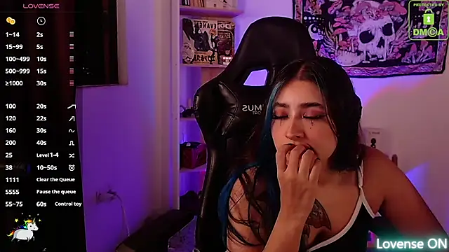 Snapshot of sweetcoralinee chatting on 09.23.25 sweetcoralinee online show from 09.23.25