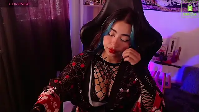 Snapshot of sweetcoralinee chatting on 10.01.25 sweetcoralinee online show from 10.01.25