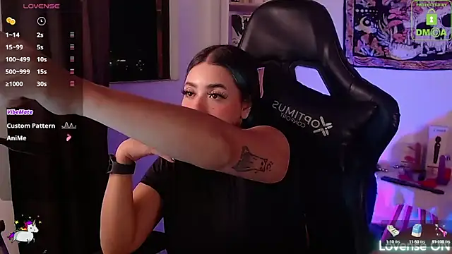 Snapshot of sweetcoralinee chatting on 10.07.25 sweetcoralinee online show from 10.07.25