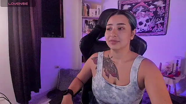 Snapshot of sweetcoralinee chatting on 10.08.25 sweetcoralinee online show from 10.08.25