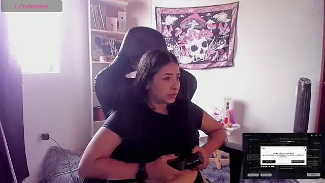 Snapshot of sweetcoralinee chatting on 10.15.25 sweetcoralinee online show from 10.15.25