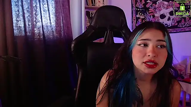 Snapshot of sweetcoralinee chatting on 10.18.25 sweetcoralinee online show from 10.18.25